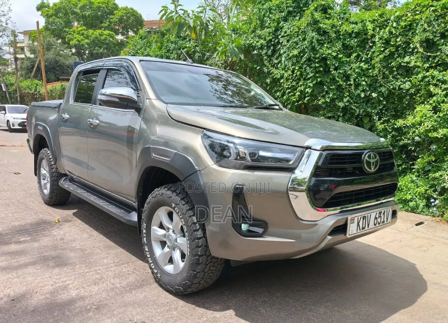 Toyota Hilux 2023 Green