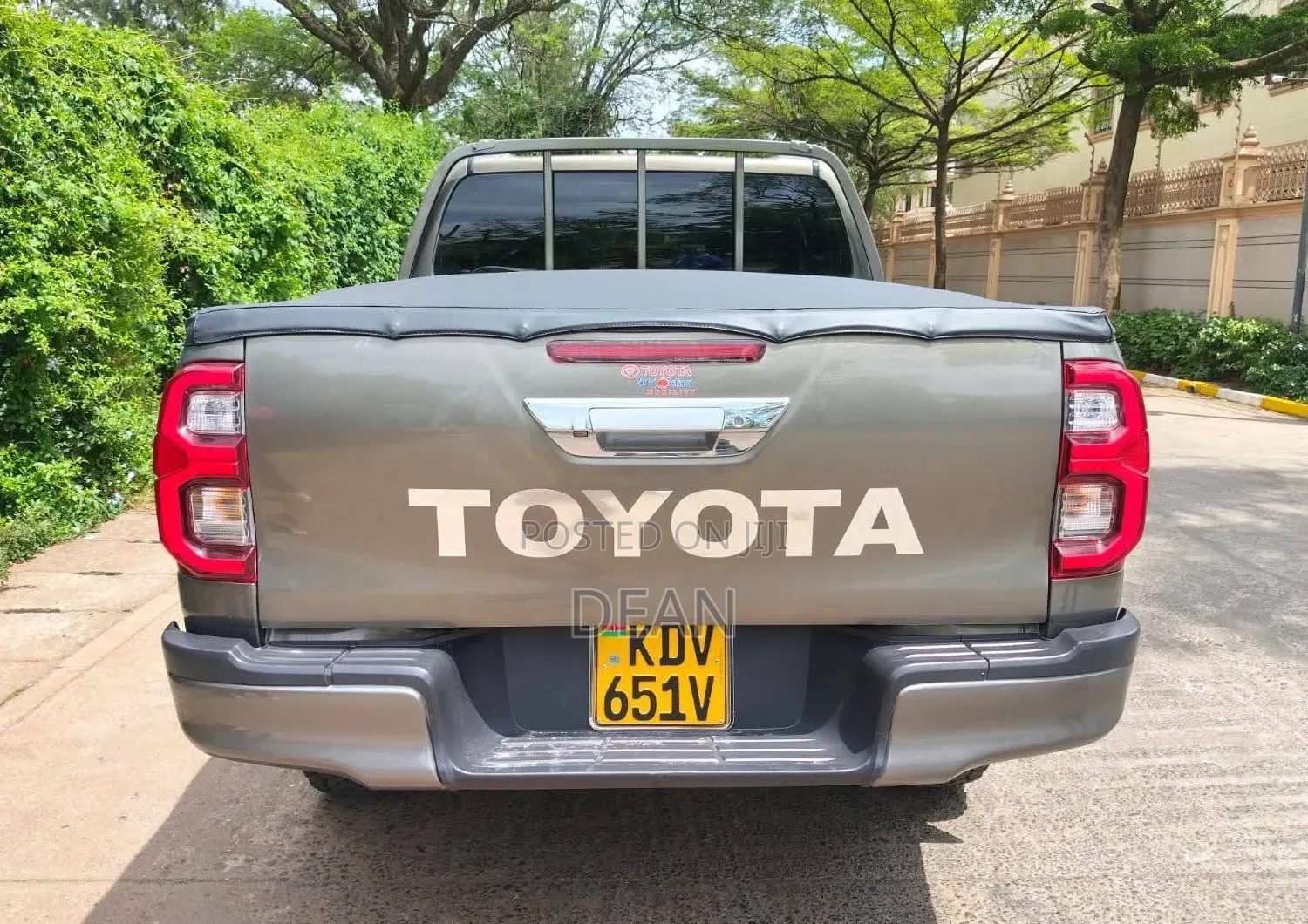 Toyota Hilux 2023 Green
