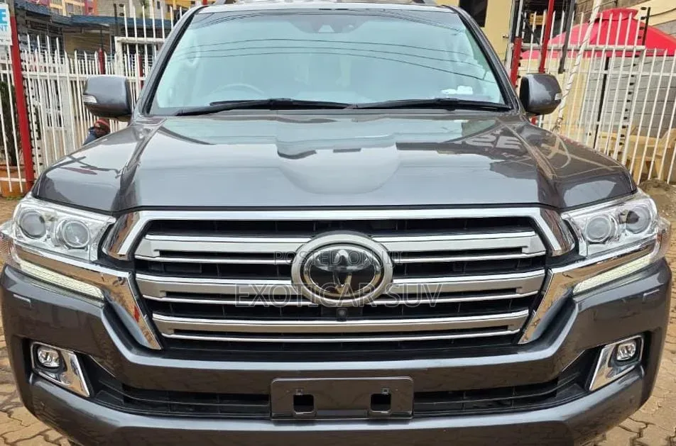 Toyota Land Cruiser 4.5 V8 VXR 2019 Matt Black