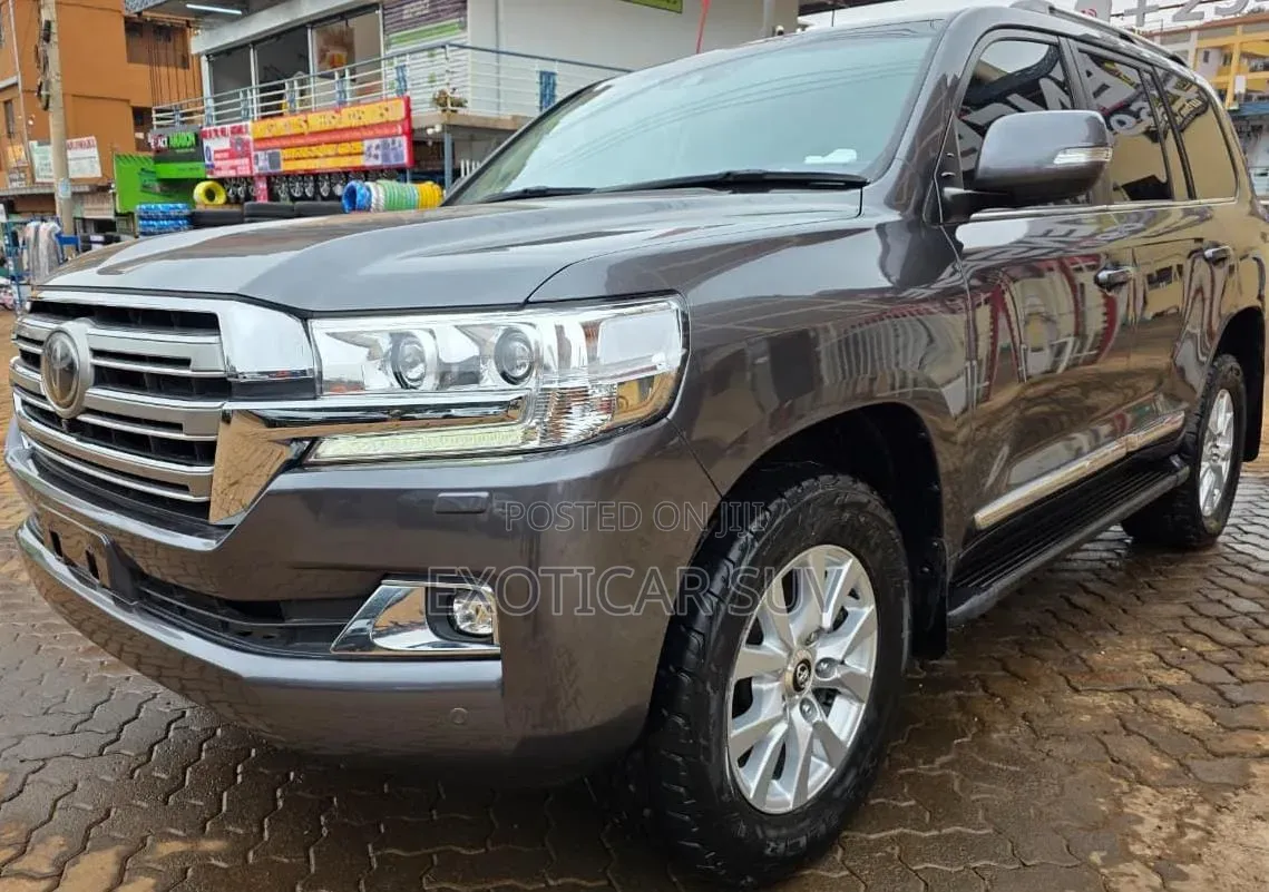 Toyota Land Cruiser 4.5 V8 VXR 2019 Matt Black