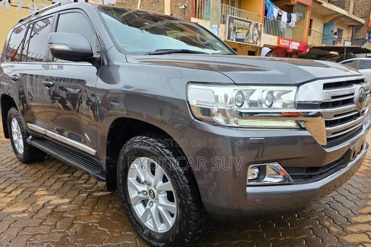 Toyota Land Cruiser 4.5 V8 VXR 2019 Matt Black
