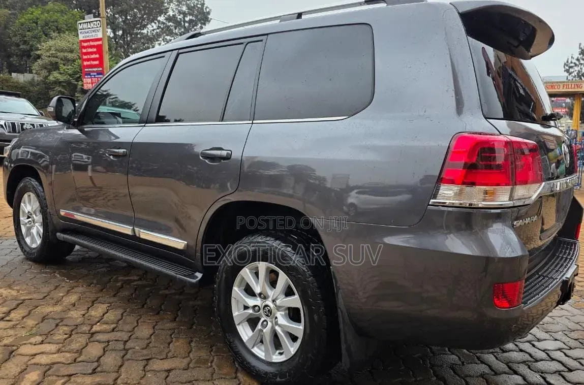 Toyota Land Cruiser 4.5 V8 VXR 2019 Matt Black