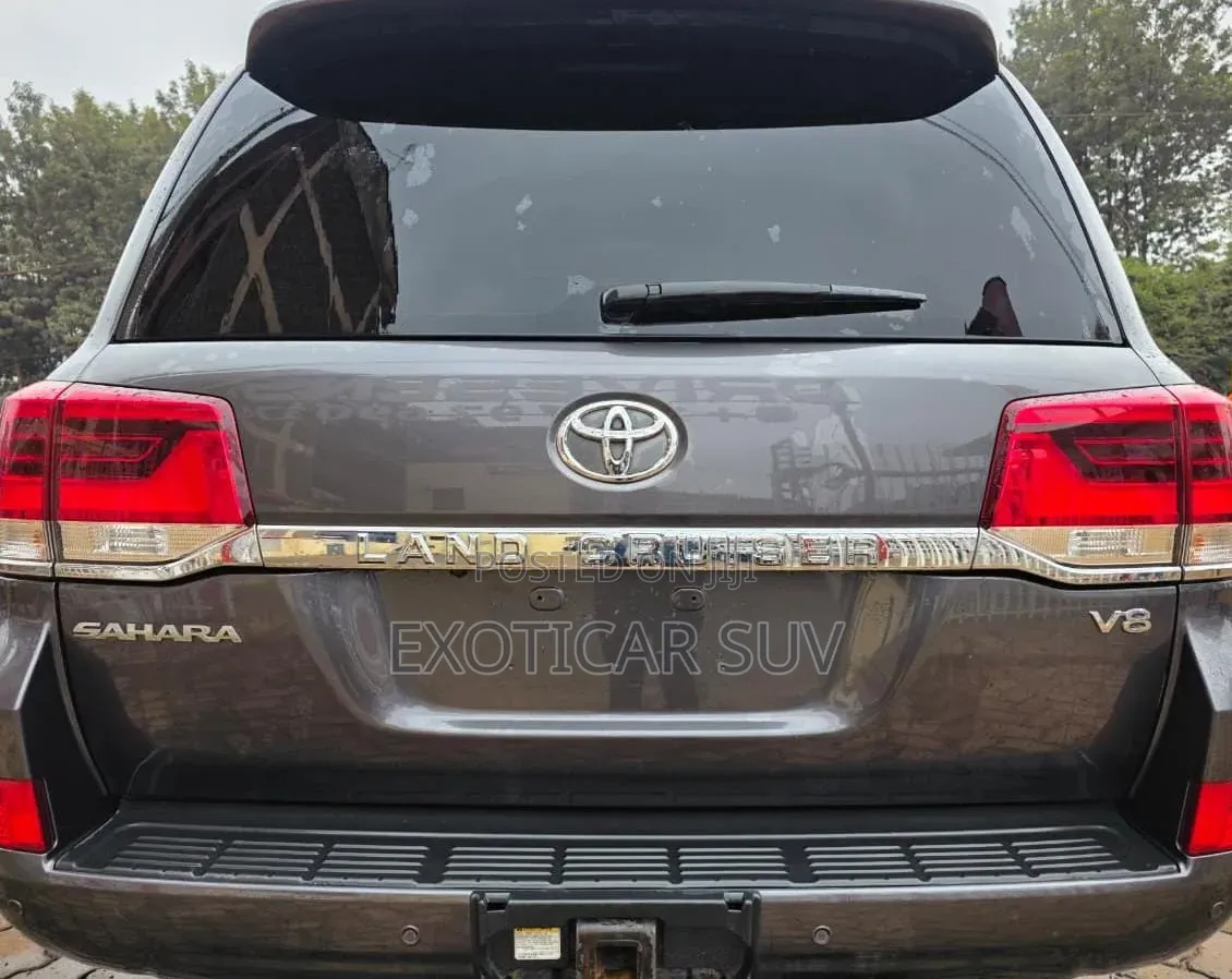 Toyota Land Cruiser 4.5 V8 VXR 2019 Matt Black