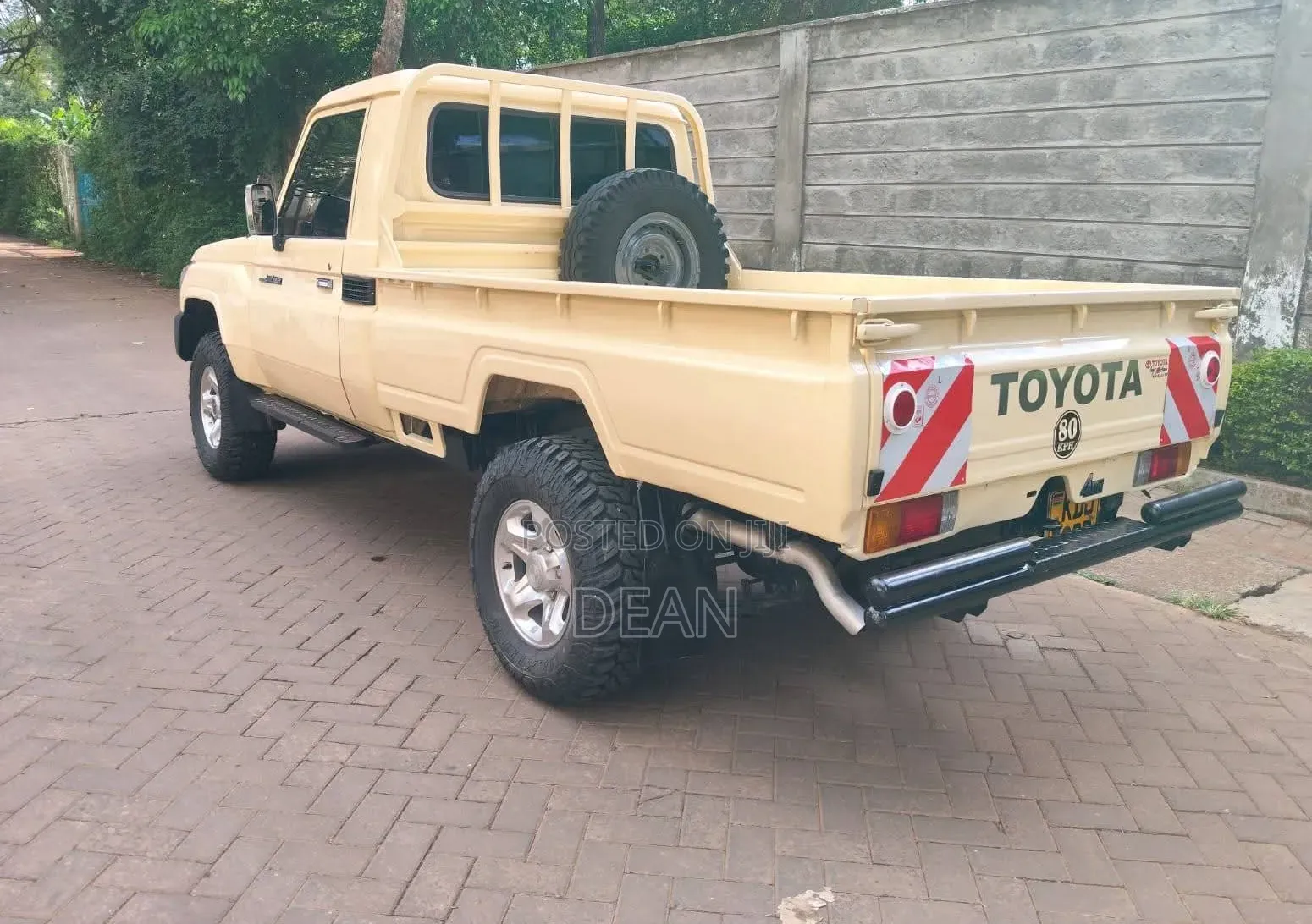Toyota Land Cruiser 2009 Yellow