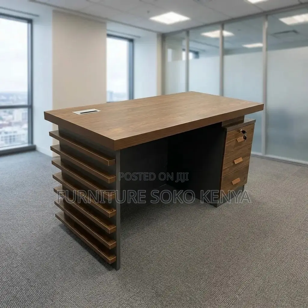 Office Desk : 1.4m Executive Office Desk With Slatted Front