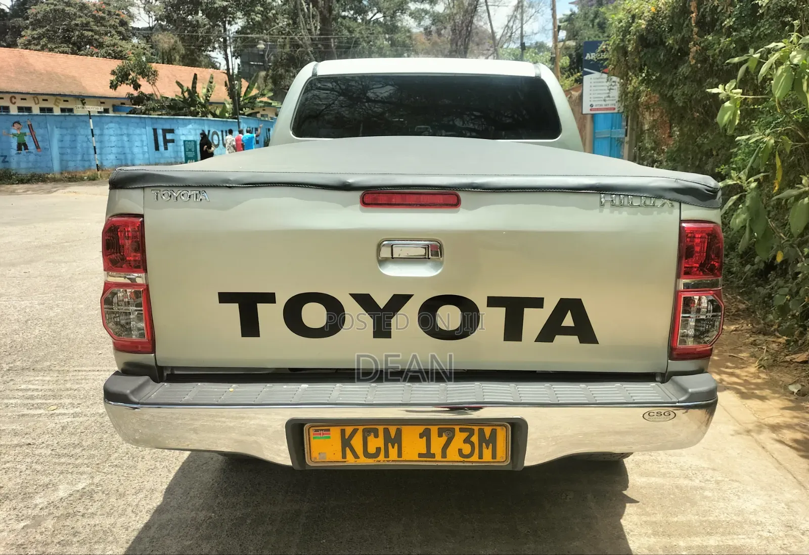 Toyota Hilux 2010 Brown