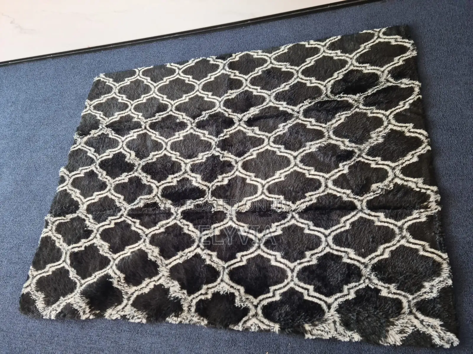 5×7 Luxury Furry Area Rug for Modern Homes