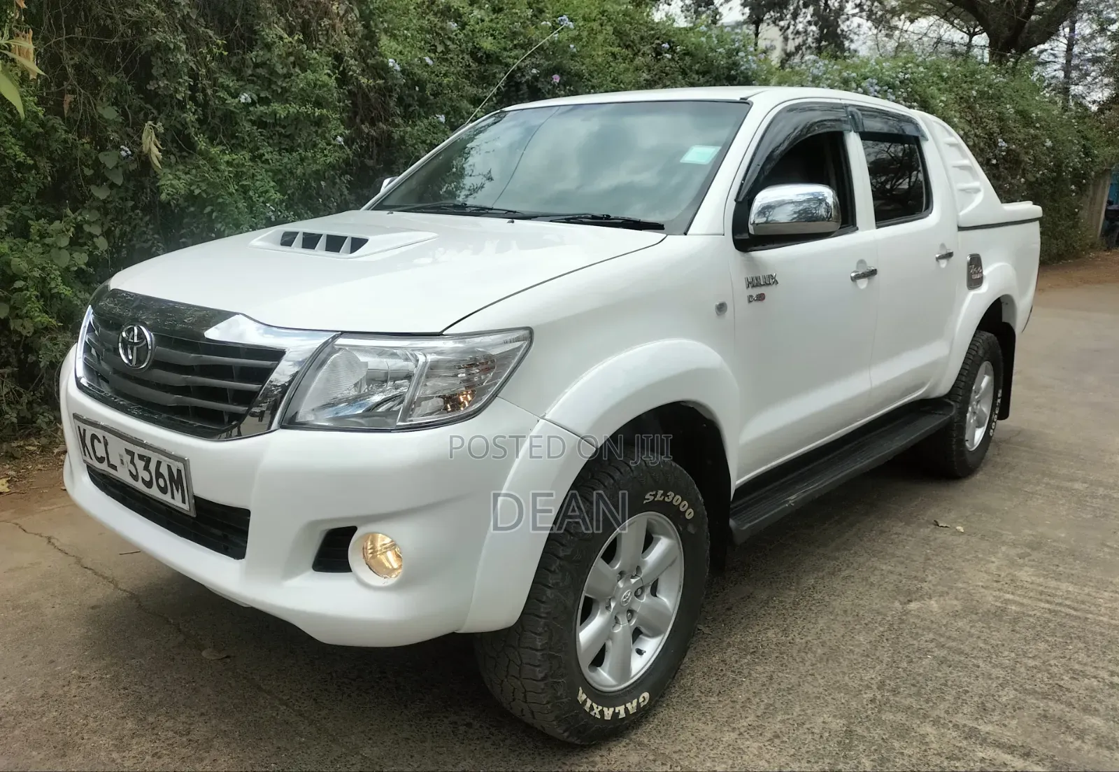 Toyota Hilux 2011 White