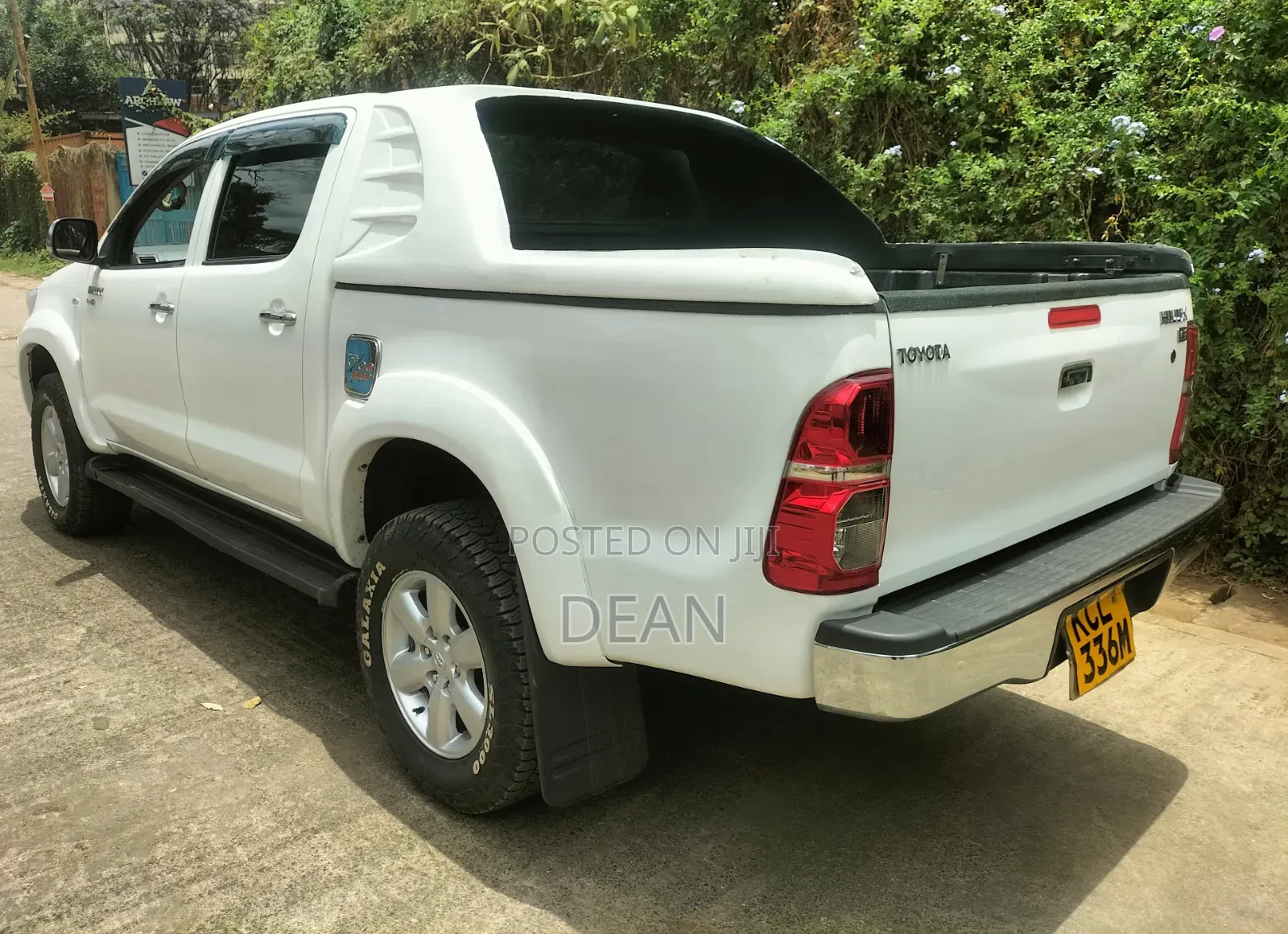 Toyota Hilux 2011 White