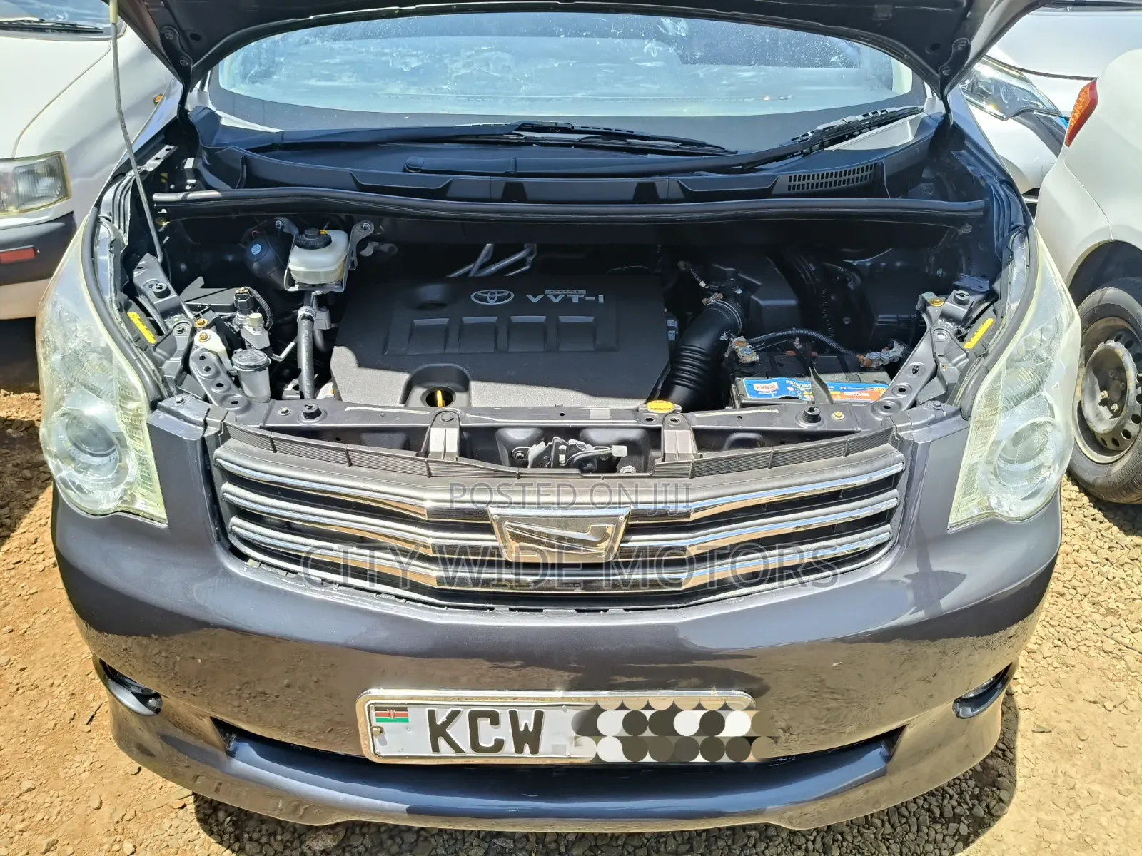 Toyota Noah 2012 Gray