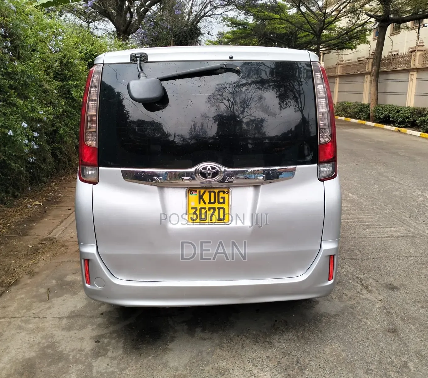 Toyota Noah 2015 Silver