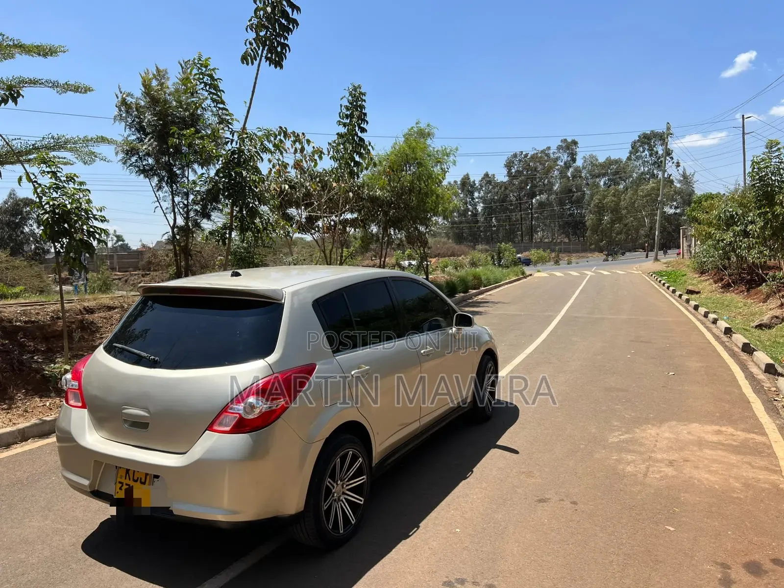 Nissan Tiida 2009 Gold