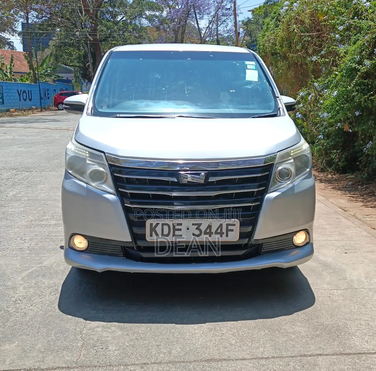 Toyota Noah 2015 Silver