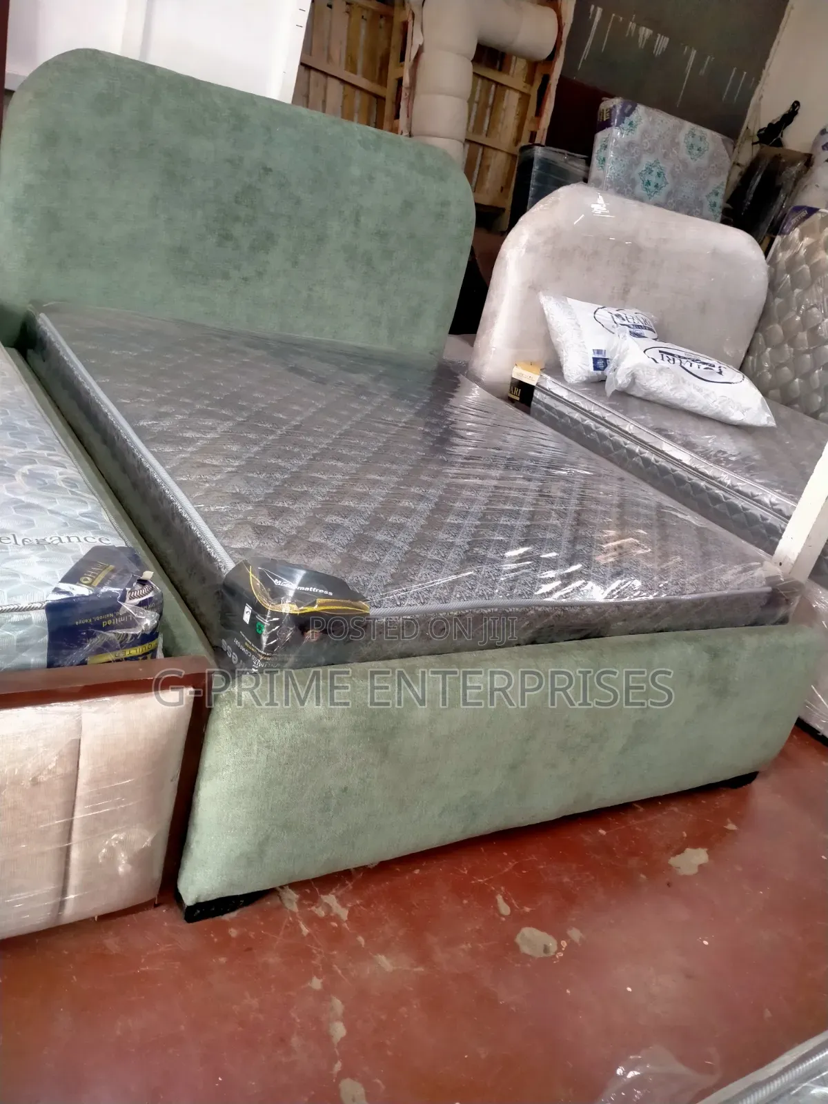 5×6 Green Velvet Upholstery Bed With Mattress