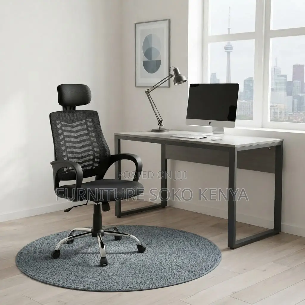Office Chair: Standard Mesh Office Headrest Chair in Black