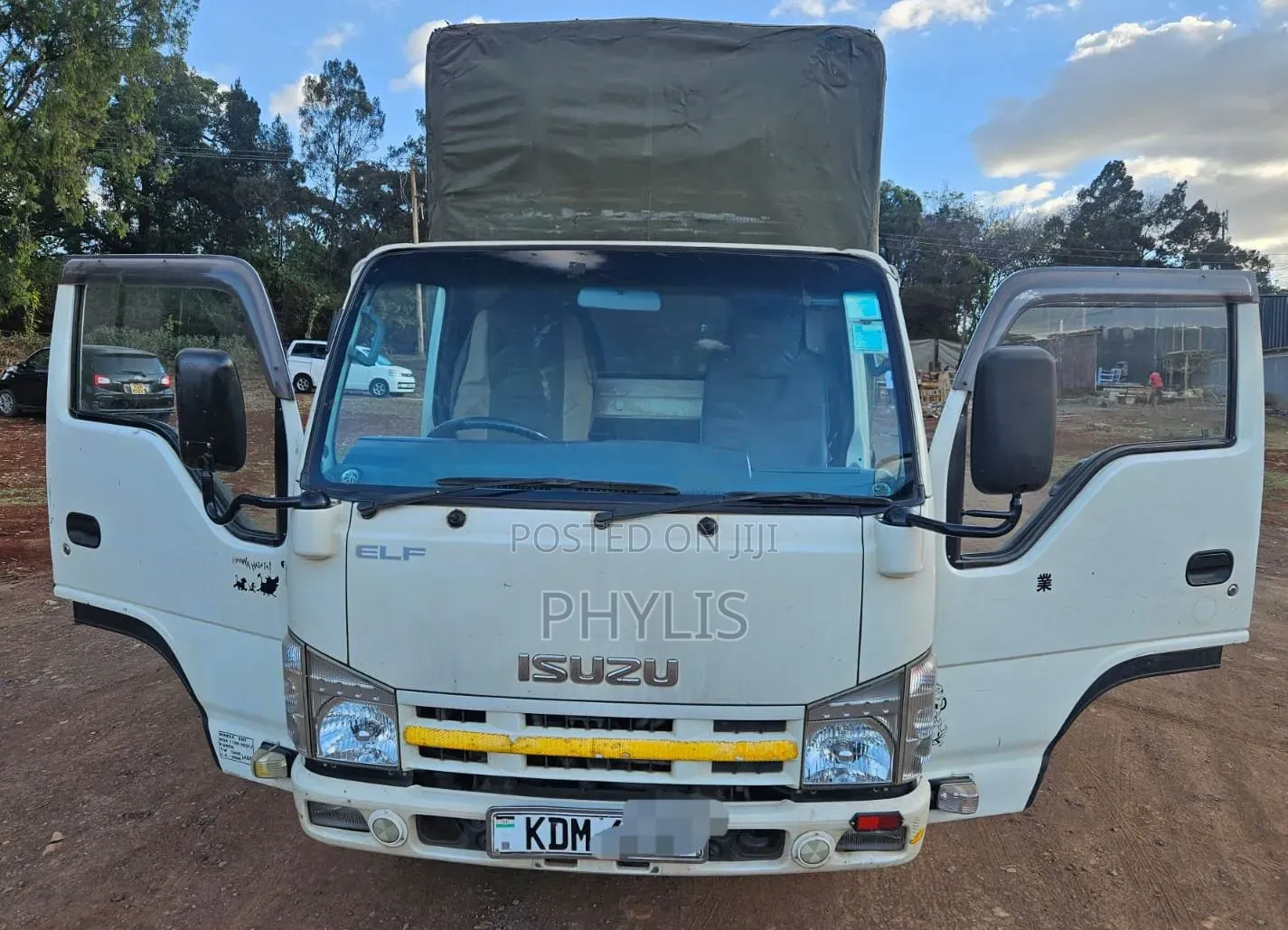 Isuzu ELF Truck 2014 White