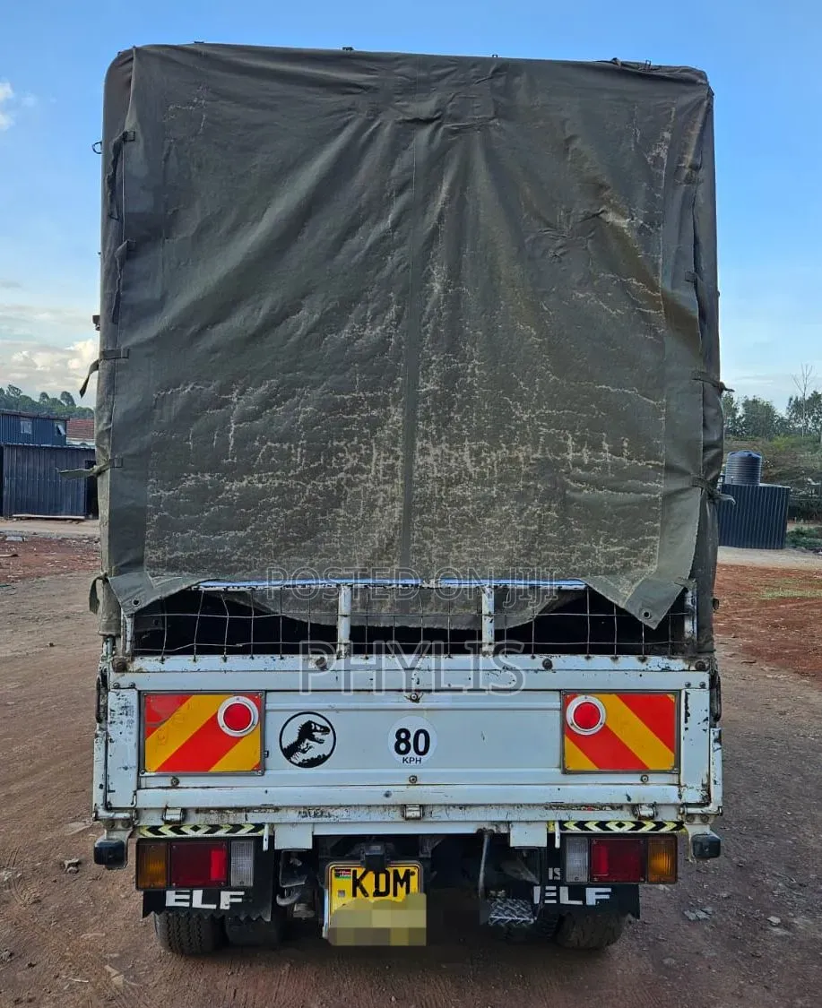 Isuzu ELF Truck 2014 White