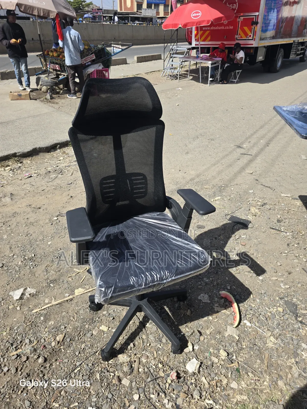 Plastice Office Chairs/×2 Comfort Chair