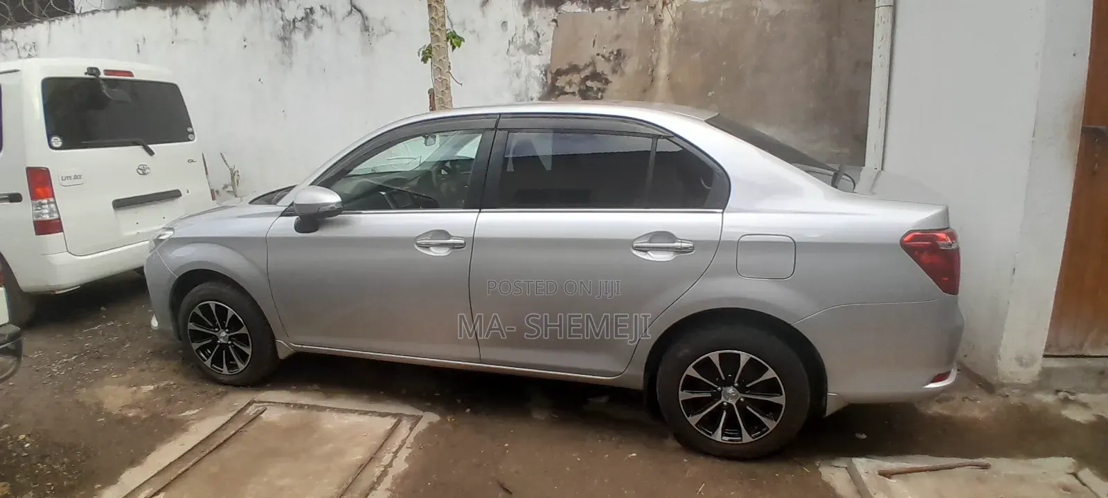 Toyota Axio 1.5 G 4WD 2019 Silver
