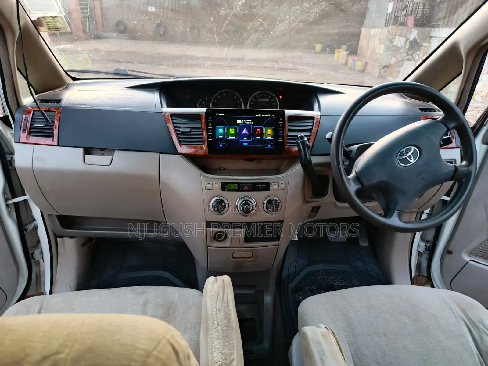 Toyota Noah 2005 White