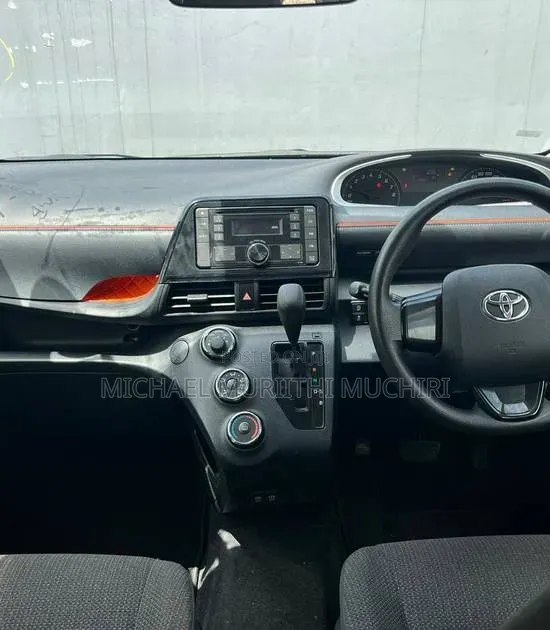 Toyota Sienta 2019 Blue