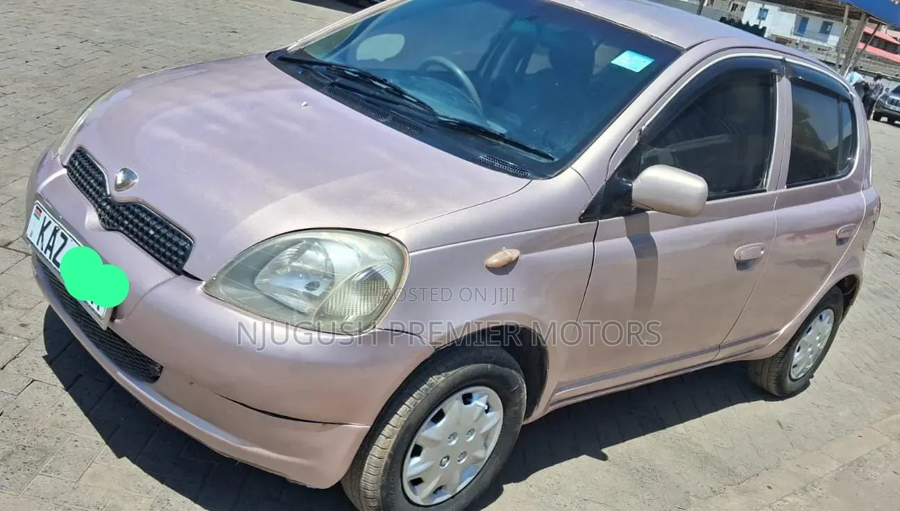 Toyota Vitz 2000 Pink