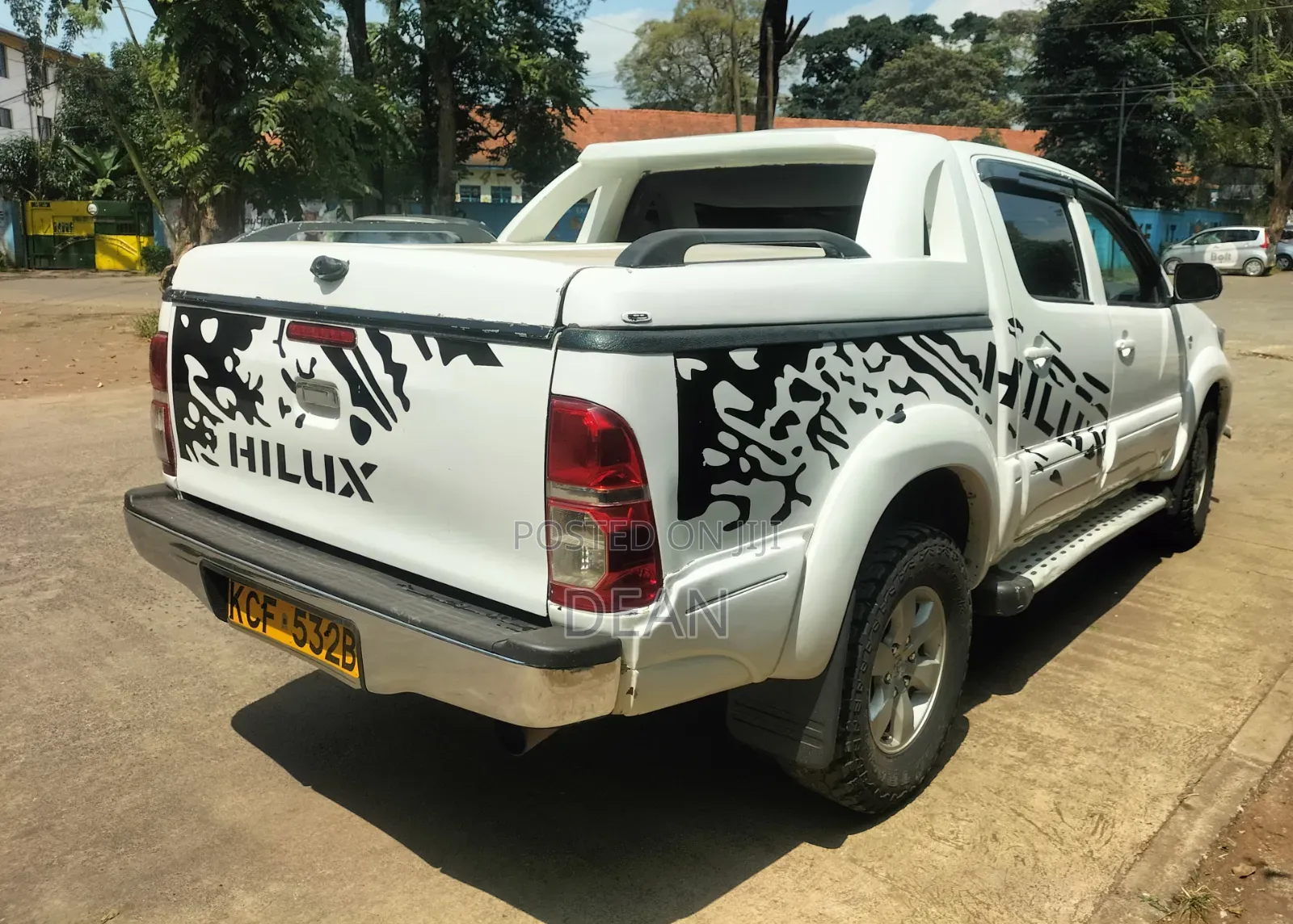 Toyota Hilux 2009 White