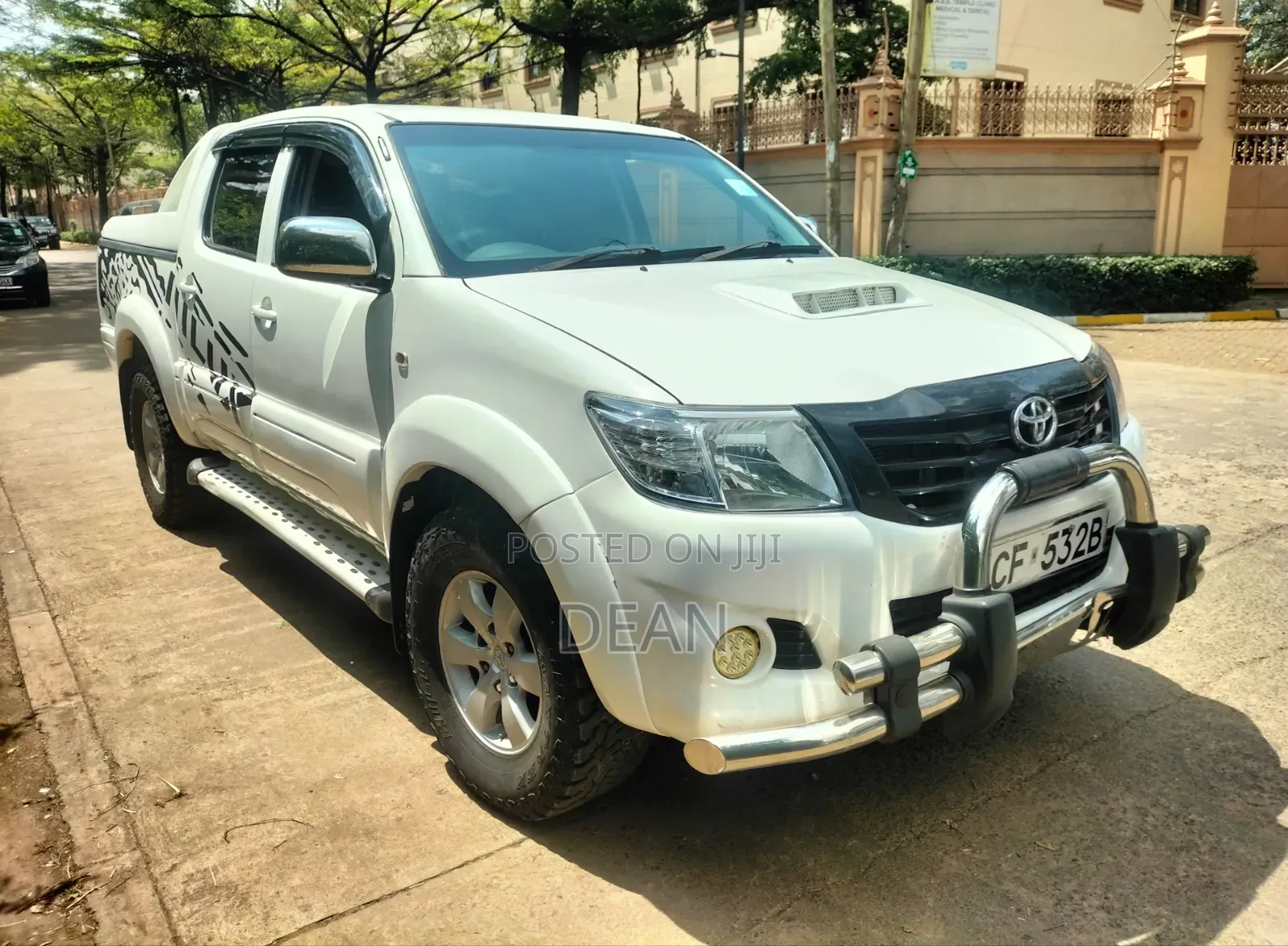 Toyota Hilux 2009 White
