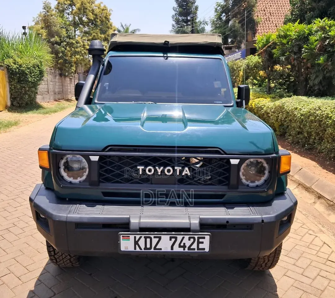Toyota Land Cruiser 2014 Green