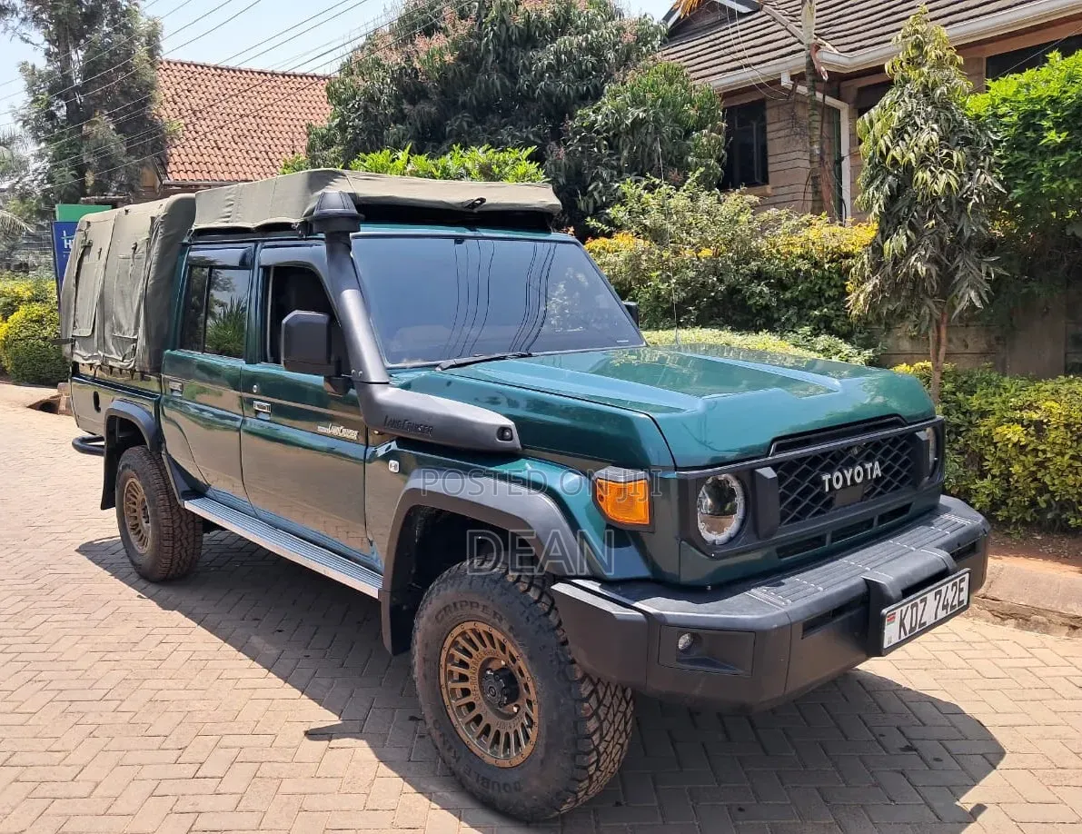 Toyota Land Cruiser 2014 Green