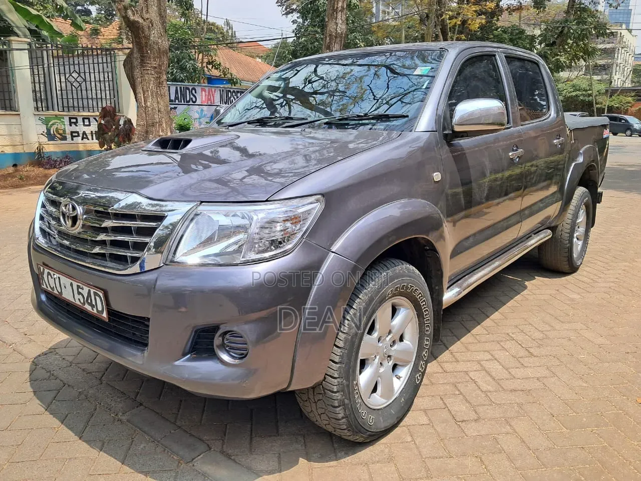 Toyota Hilux 2011 Gray
