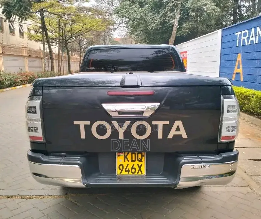 Toyota Hilux 2019 Black