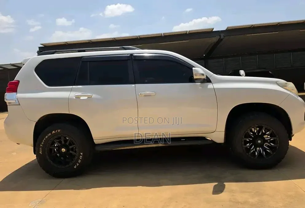 Toyota Land Cruiser Prado 2009 White