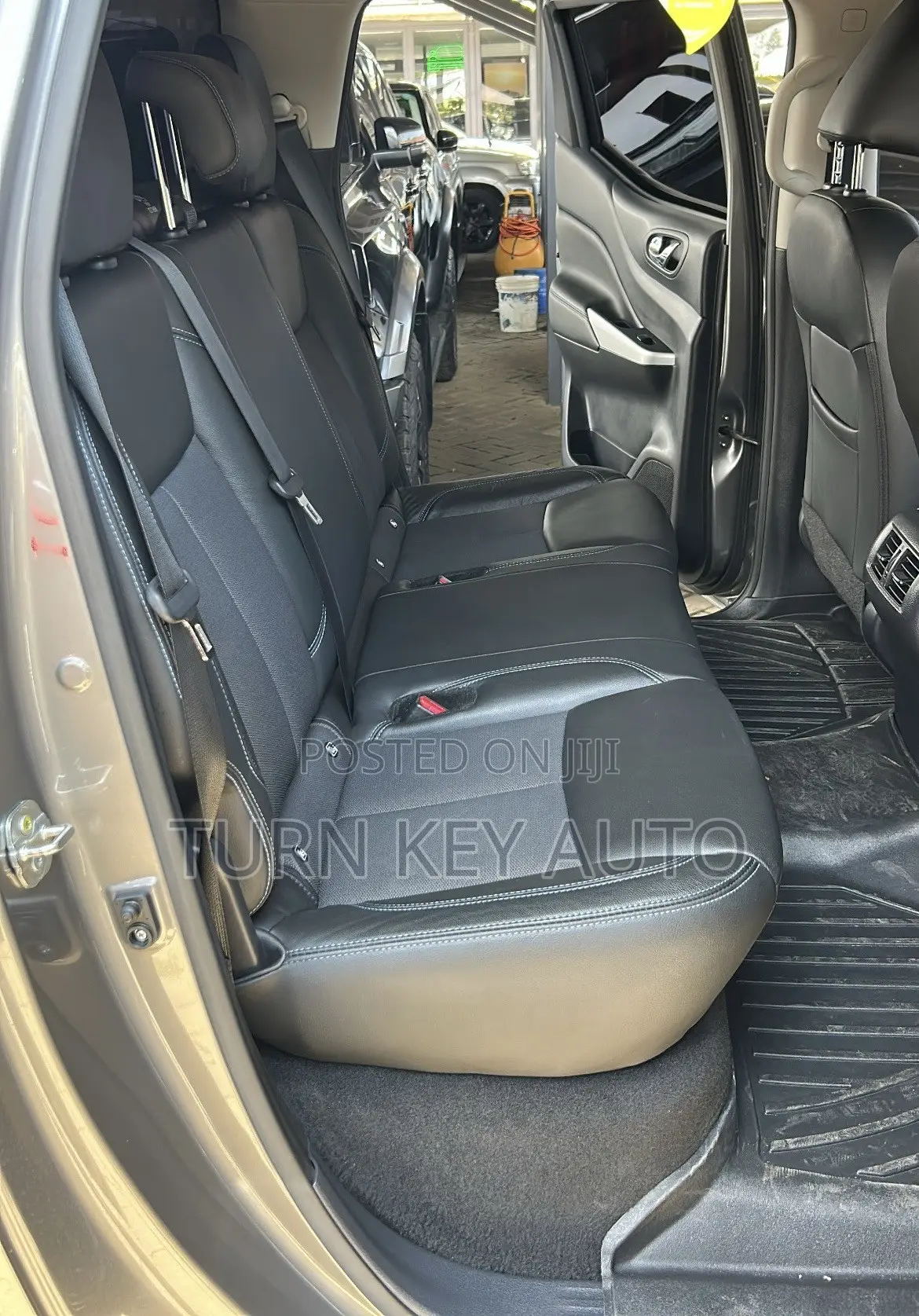 Nissan Navara 2021 Gray