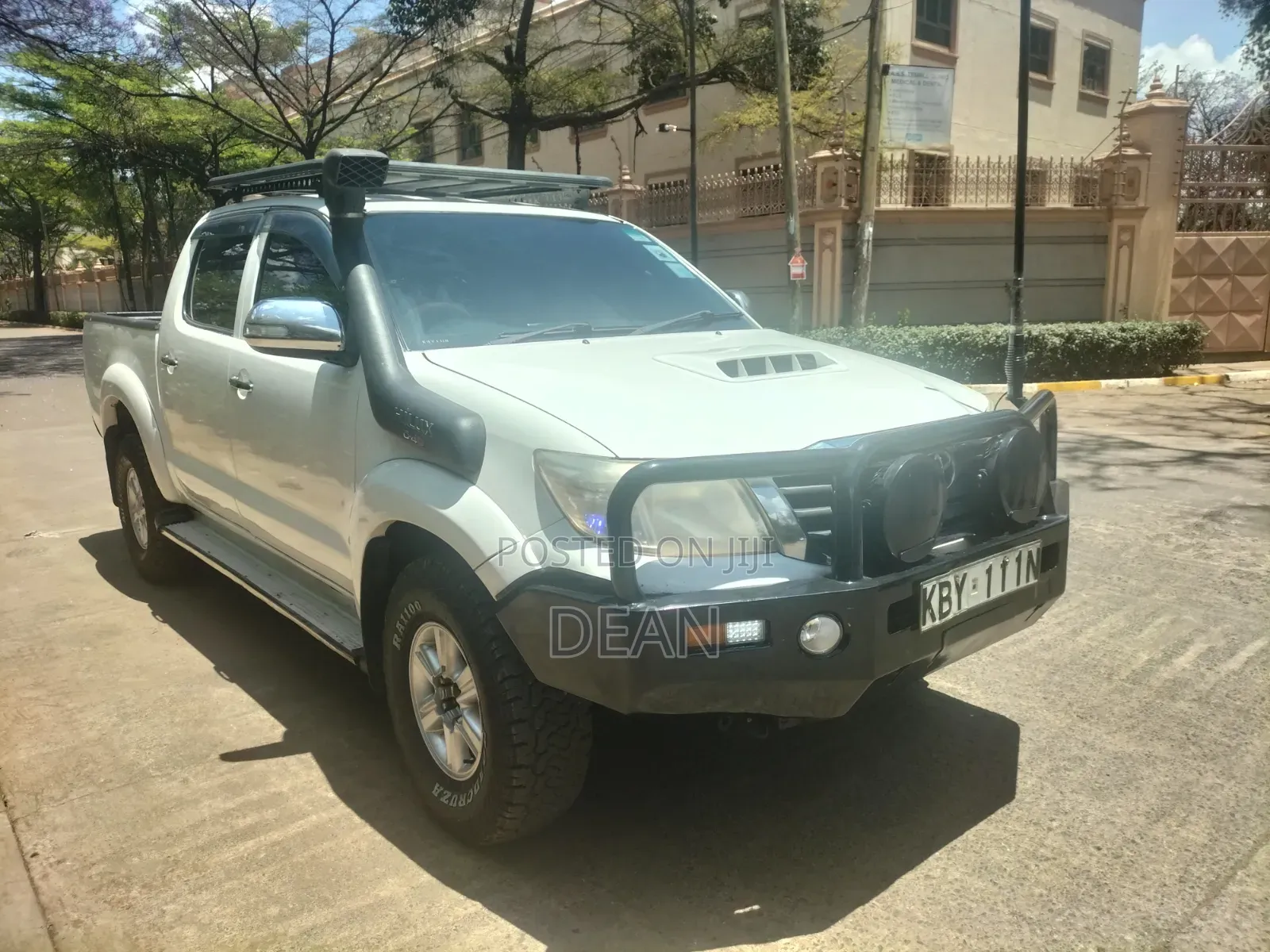 Toyota Hilux 2013 White
