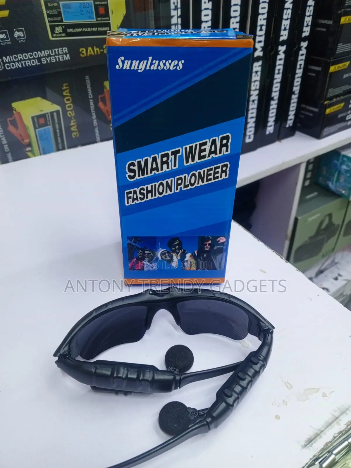 Fashion Smart Sunglasses With Wireless Music and Phone Calls