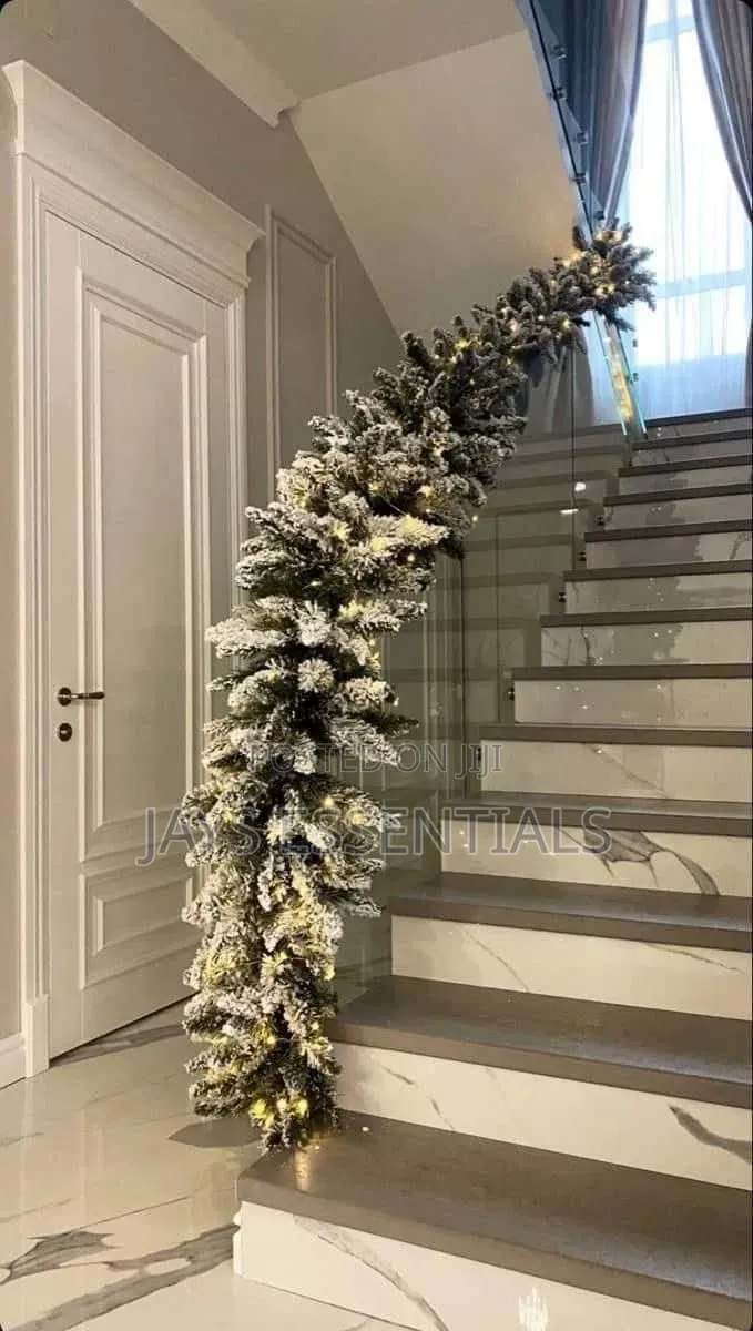 2.7m Christmas Snow Flocked Garland