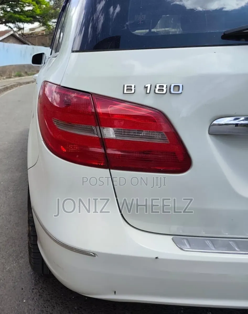 Mercedes-Benz B-Class B180 Petrol 2014 White