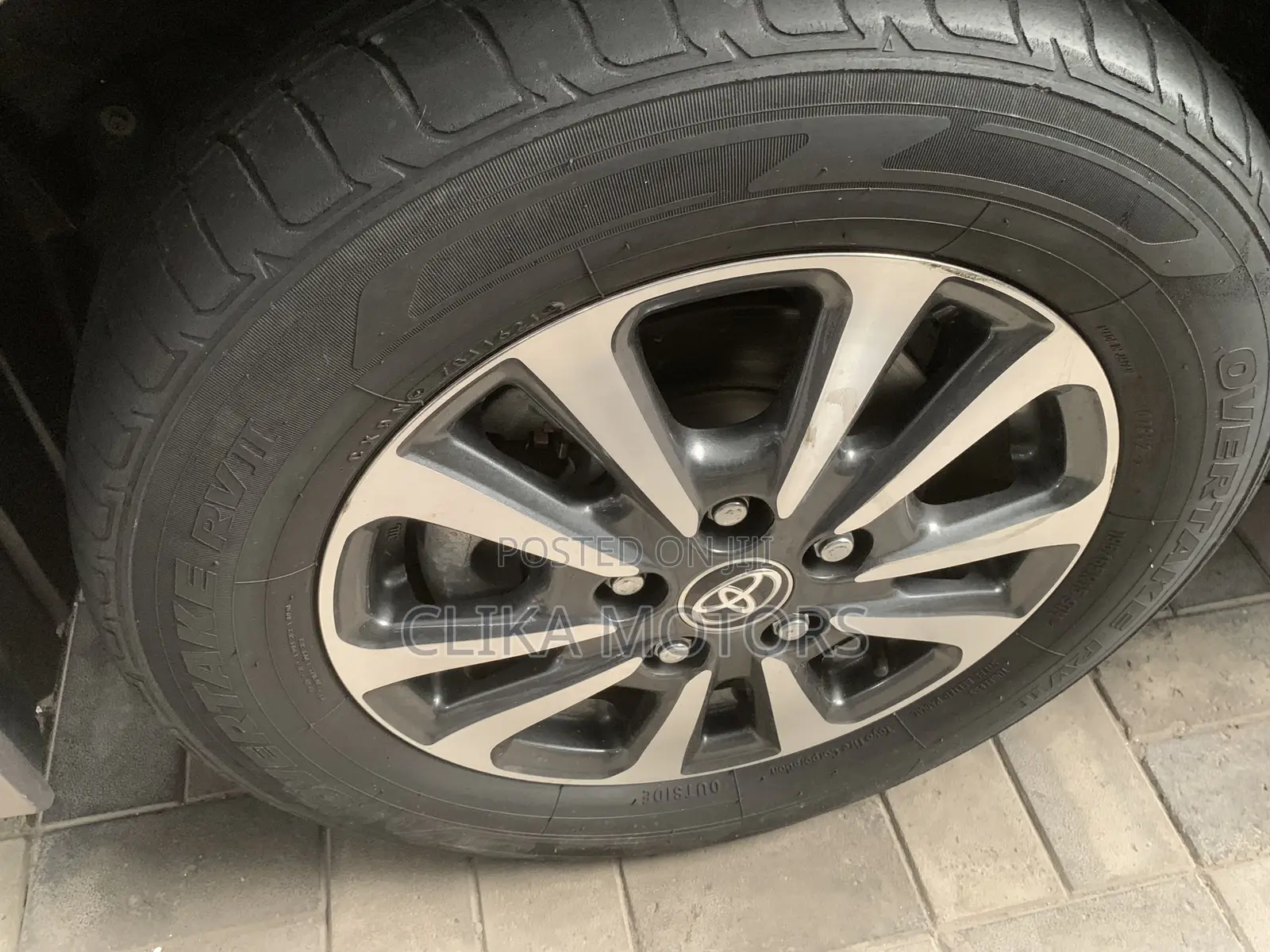 Toyota Esquire 1.8 FWD Hybrid (7 seater) 2019 Ivory