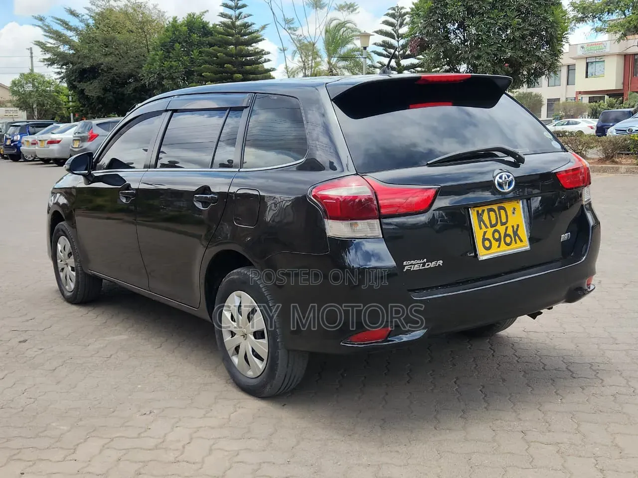 Toyota Corolla Fielder 1.5 Hybrid FWD 2015 Black