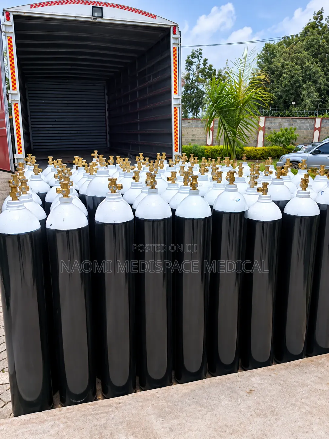 Side Flow 8.5m3 Oxygen Cylinder With Gas