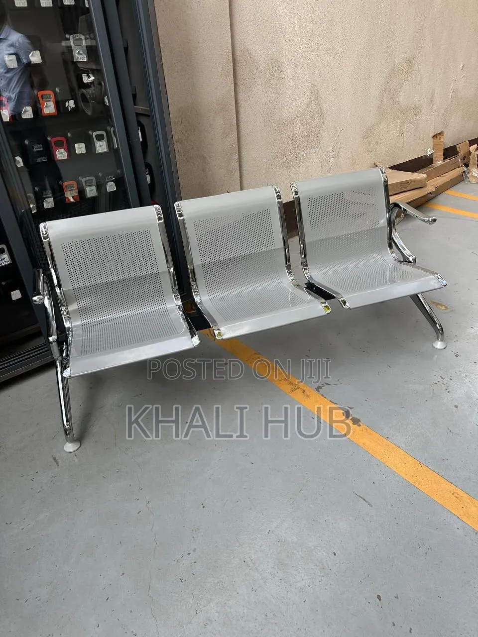 Non-Padded Link Waiting Bench for Offices