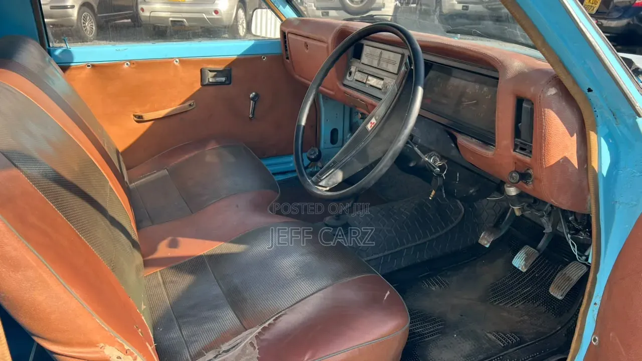 Mitsubishi L200 1981 Blue