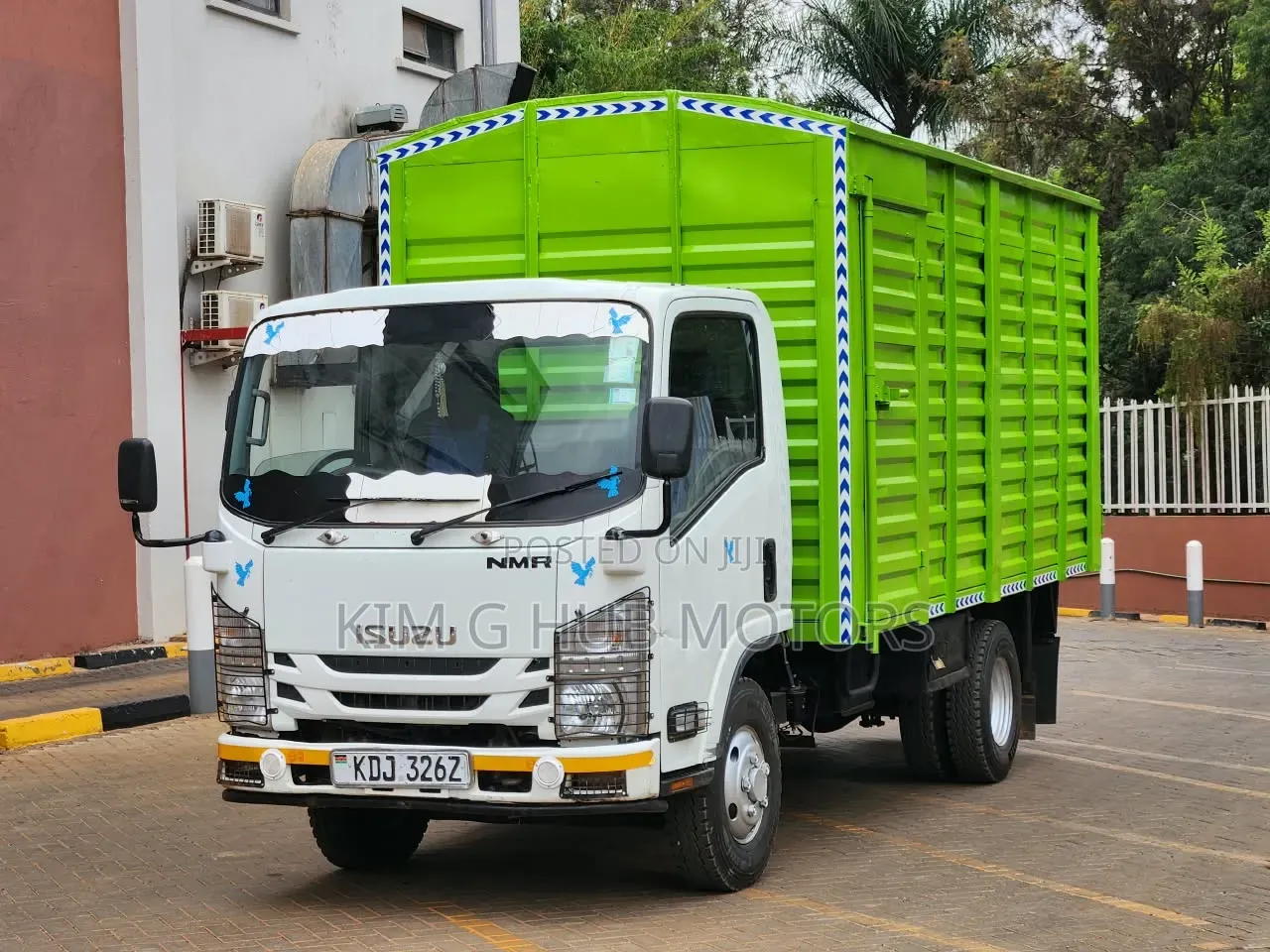 Isuzu NMR 2022 White