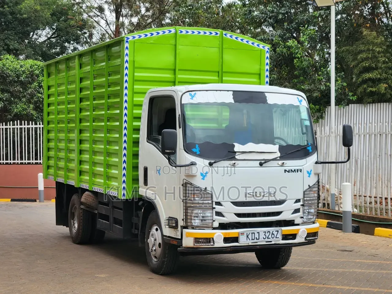 Isuzu NMR 2022 White
