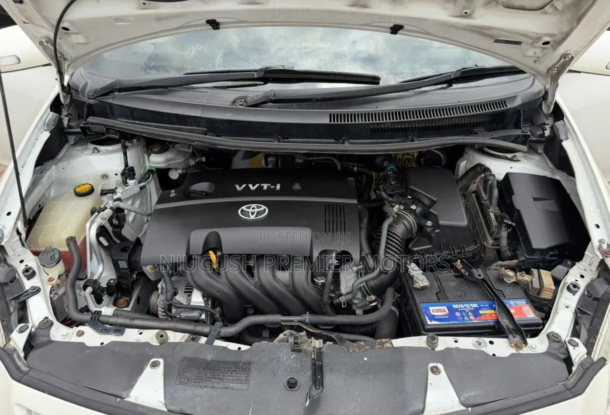 Toyota Auris 2010 White