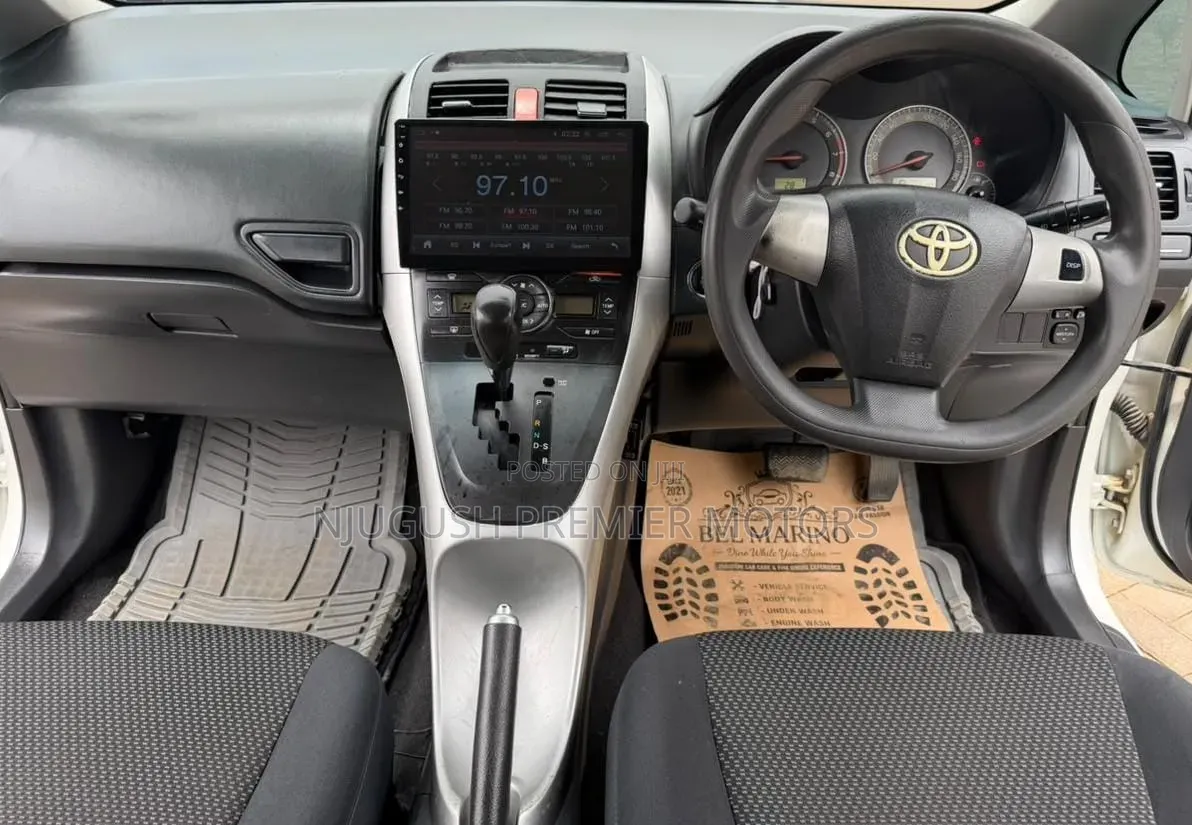 Toyota Auris 2010 White