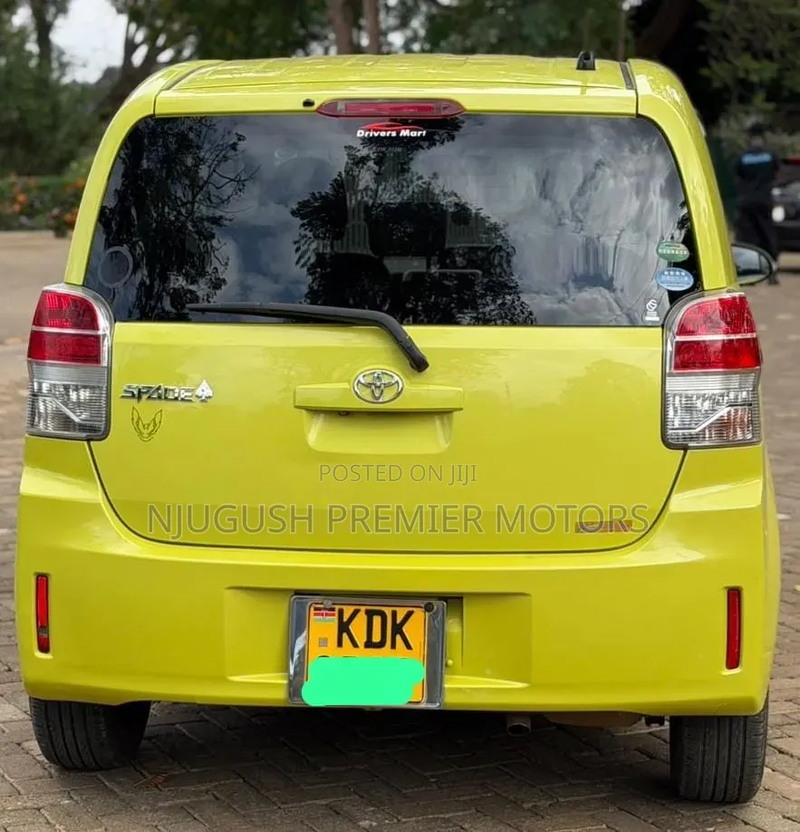 Toyota Spade 2015 Yellow