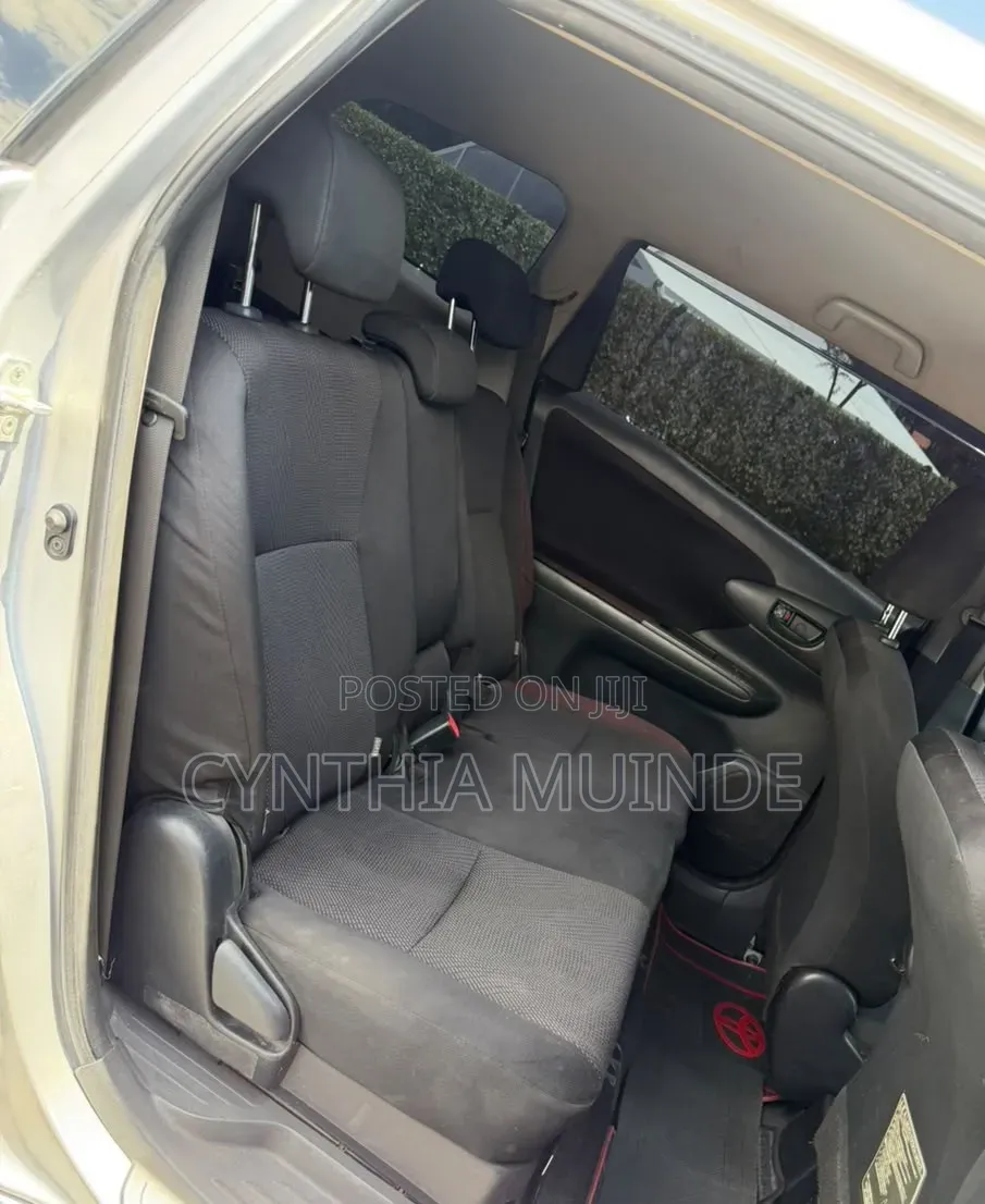Toyota Wish 2012 Silver