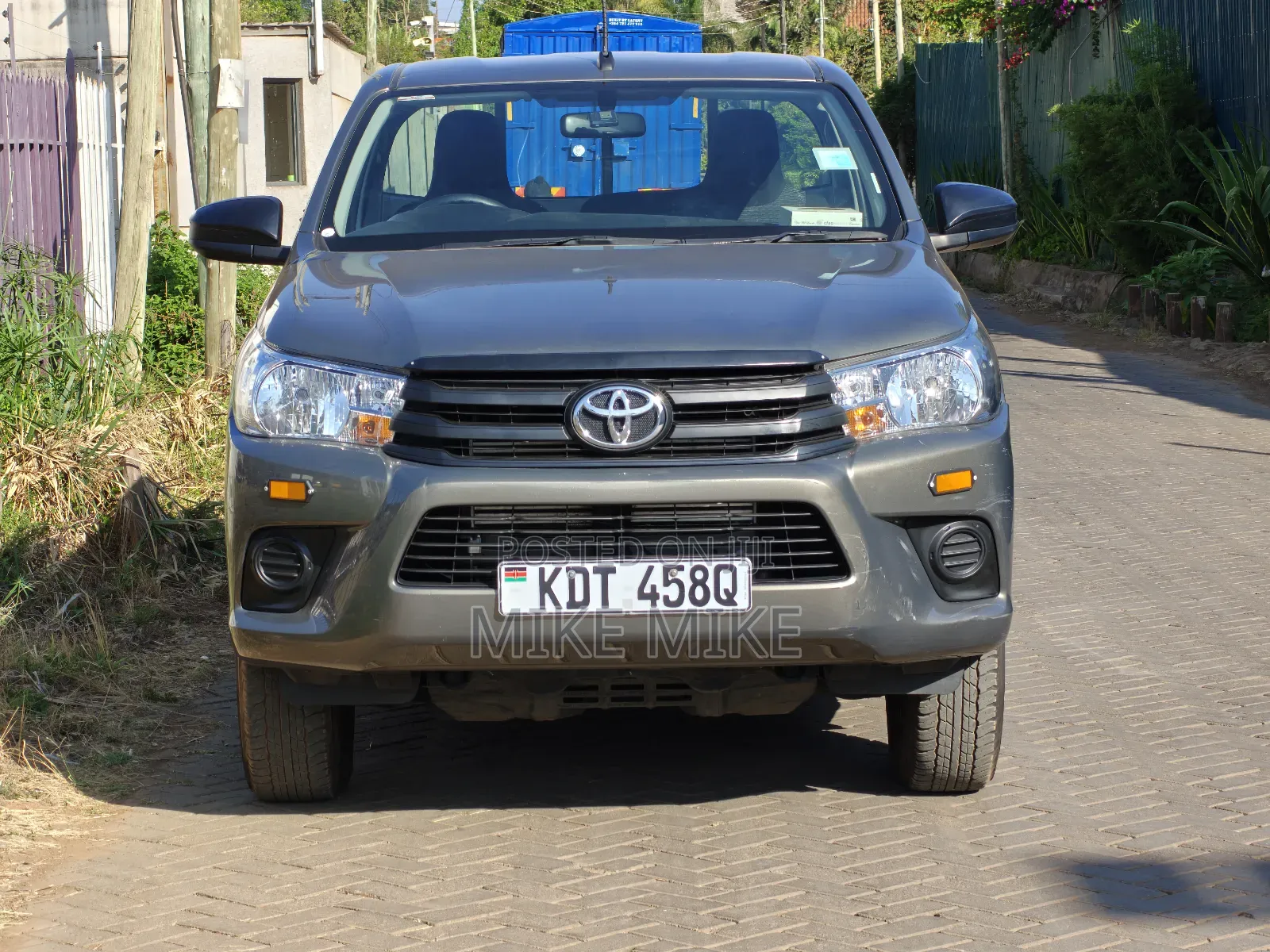 Toyota Hilux 2024 Gray